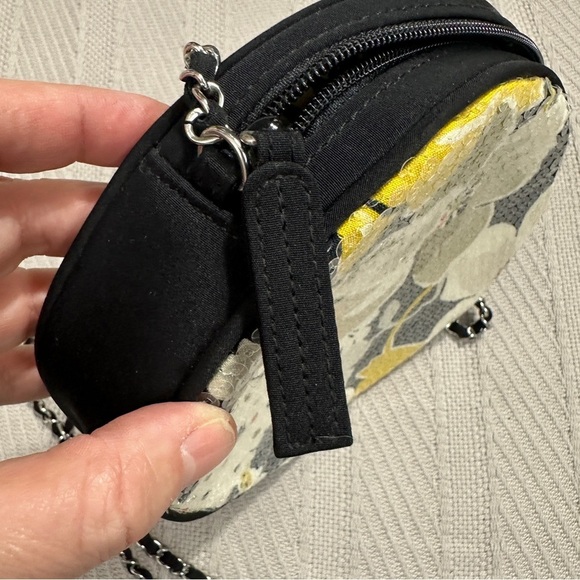 Vera Bradley Magnolia 7" round‎ purse, sequin, crossbody, sparkly - Picture 2 of 8